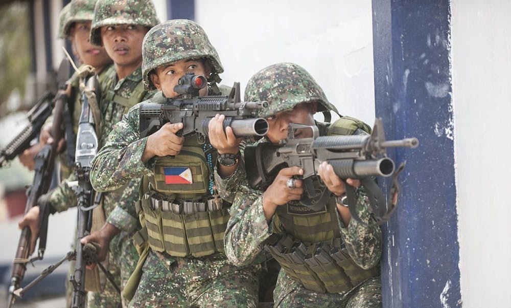 Marines conduct clearing ops in Zamboanga City
